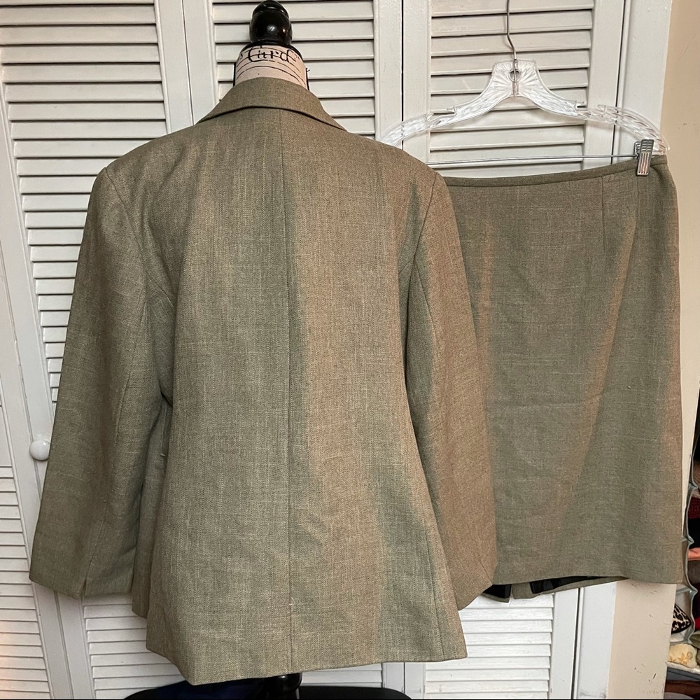 Blacker By Stanley Blacker Plus Size Skirt Suit - image 4